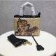 PRADA 프라다 패치 위커백 1BG835