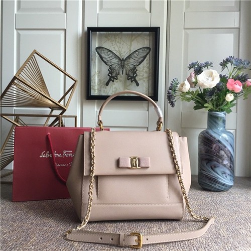 FERRAGAMO 페레가모 바라 플랩백 GM 21F558-2