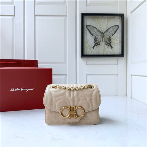 FERRAGAMO 페레가모 플랩 미니체인백 21H153-2 2020/신상