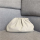 BOTTEGA VENETA 보테가베네타 버터카프 파우치백 라지 576227