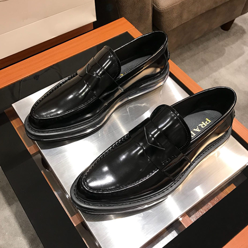 PRADA 프라다 로퍼봄신상