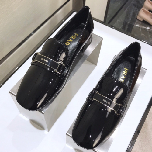 PRADA 프라다 단화 봄신상