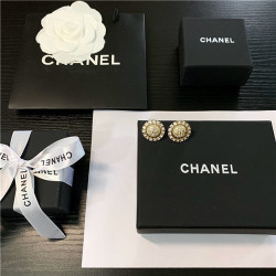 CHANEL 샤넬 귀걸이 C4133 2020/신상 (정품과 비교가능한 퀄리티 )