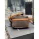 SAINT LAURENT 생로랑 카메라백 Y3640