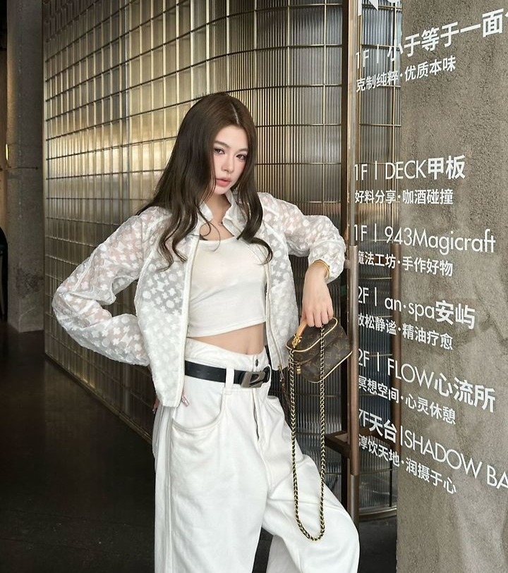 ●월간 판매 17위● LOUIS VUITTON 루이비통 1057 모노그램 레이스 자켓